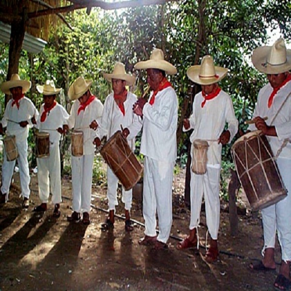 Emotiva Presentación de los Tamborileros Chontales de Tabasco