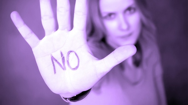 La asertividad puede definirse como la expresión de los derechos y sentimientos personales y es un rasgo que algunas personas poseen y otra no, según Andrew Salter.