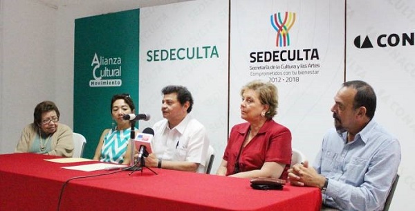 El Secretario de la Cultura y la Artes, Dr. Raúl Vela Sosa, con el jurado dictaminador de la Medalla Yucatán 2013:  Profra. Effy Luz Vázquez López; la Notaria Pública número 33 del estado, María del Carmen Baltazar Arceo; la Presidenta del Jurado Dictaminador, Doña Margarita Díaz Rubio, presidenta de Prohispen; y el Dr. Carlos Bojórquez Urzáiz, Rector de la Universidad de Oriente en Valladolid, Yucatán.