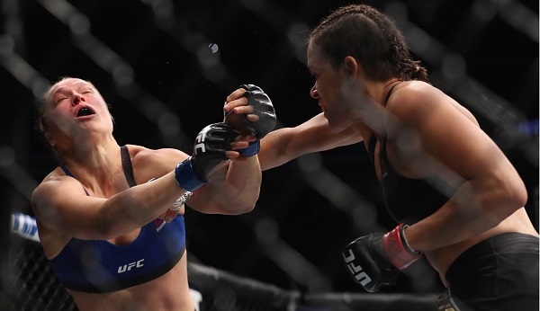 La brasileña Amanda Nunes le propinó su segunda derrota en la UFC el pasado 30 de diciembre del 2016.
