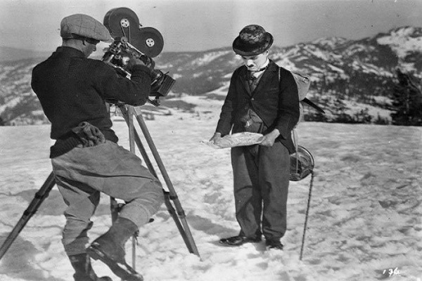 Filmando a Charles Chaplin.