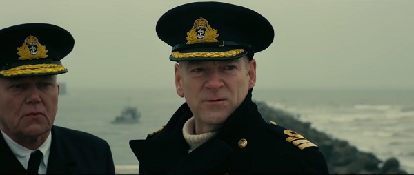 Kenneth Branagh es el Comandante Bolton.