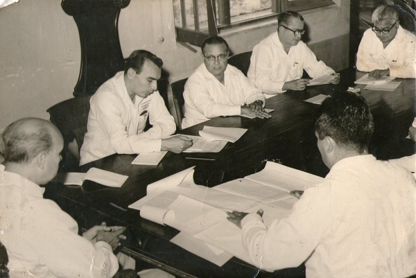 Una sesión de Consejo en los años finales de la empresa.