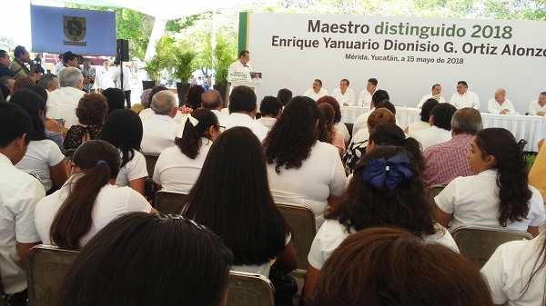 El Maestro Enrique Yanuario Dionisio G. Ortiz Alonzo, “Maestro Distinguido 2018”, disertó sobre el proceso educativo que evidenció su formación de excelencia pedagógica.