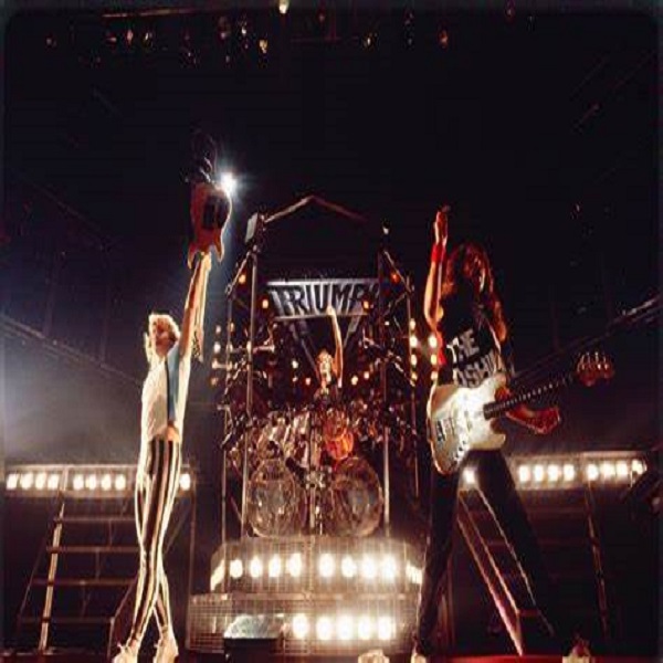 Never Surrender – Triumph