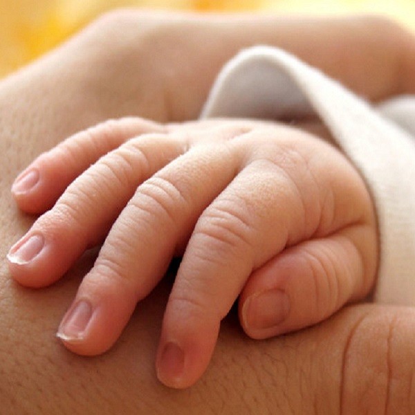 Tanta felicidad no me cabía en el pecho, así que la trasladé a mi vientre