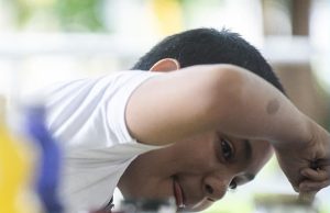 Bajo la luz de su alma